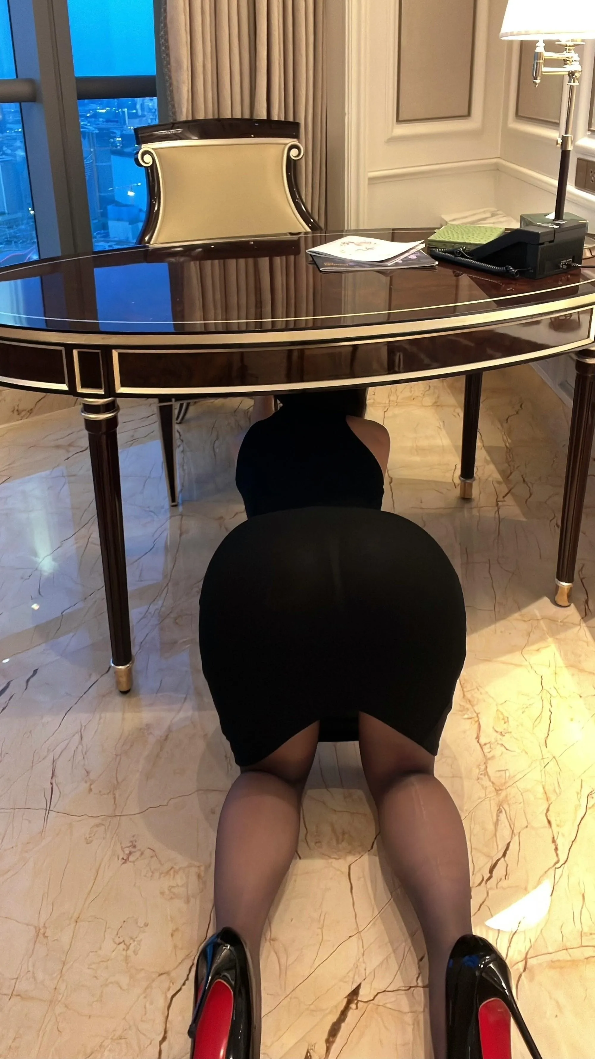 NO.053 陈大小姐-微密圈系列 – 黑色连衣裙 [37P]插图5